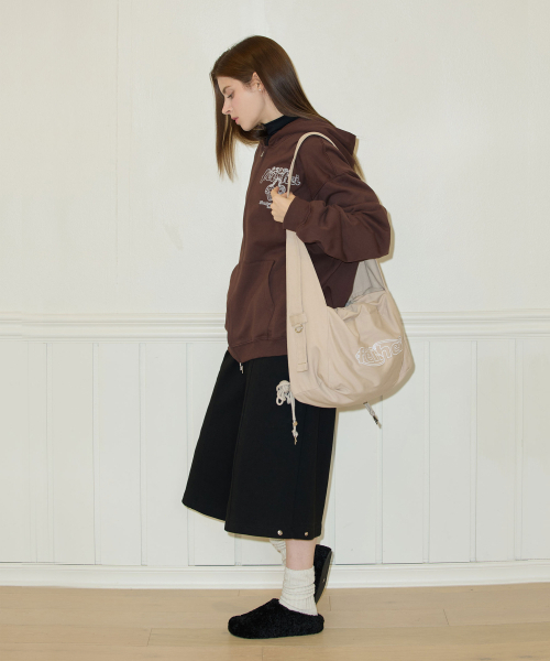 FEIHEI(フェイヘイ)の「CHESTNUT MULTI BAG BEIGE(メッセンジャーバッグ・レディース・その他・FREE)」の2枚目の写真