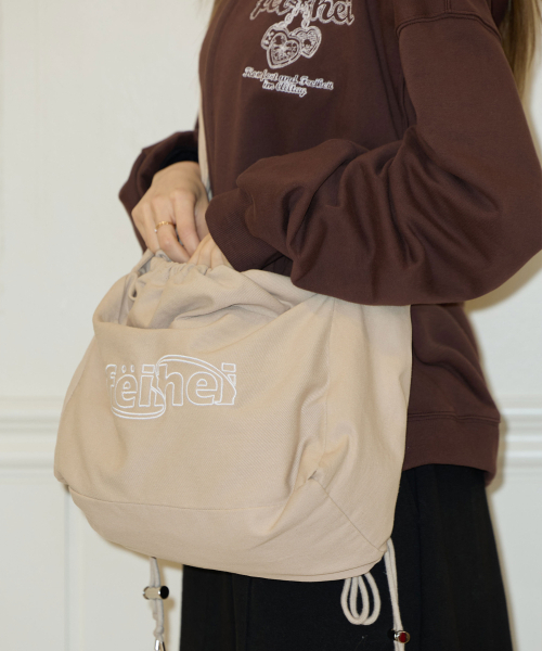 FEIHEI(フェイヘイ)の「CHESTNUT MULTI BAG BEIGE(メッセンジャーバッグ・レディース・その他・FREE)」の3枚目の写真