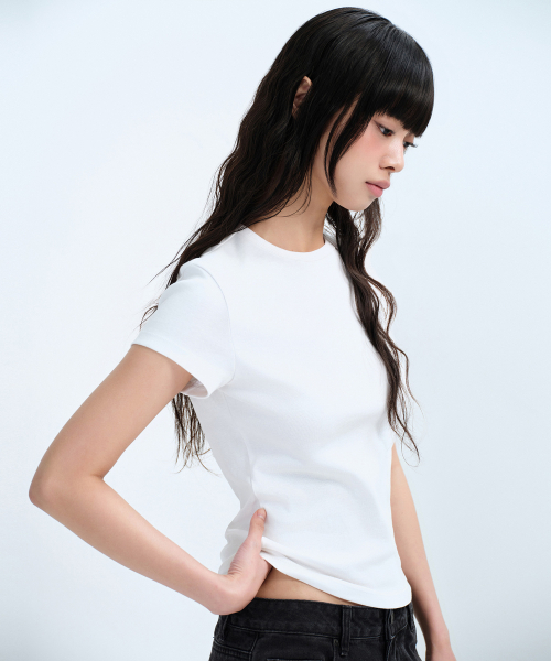 MUSINSA STANDARD WOMAN（ムシンサスタンダードウーマン）の「ウィメンズスリムクルーネックTシャツ[ホワイト]（Tシャツ/カットソー・レディース・その他・LARGE/MEDIUM/SMALL/X-SMALL/X-LARGE）」の5枚目の写真