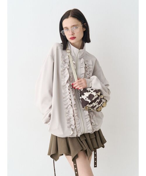 jouetie（ジュエティ）の「ルーズフリルトラックジャケット【セットアップ対応】（ジャージ・レディース・ブルー/ブラック/アイボリー・MEDIUM）」の5枚目の写真