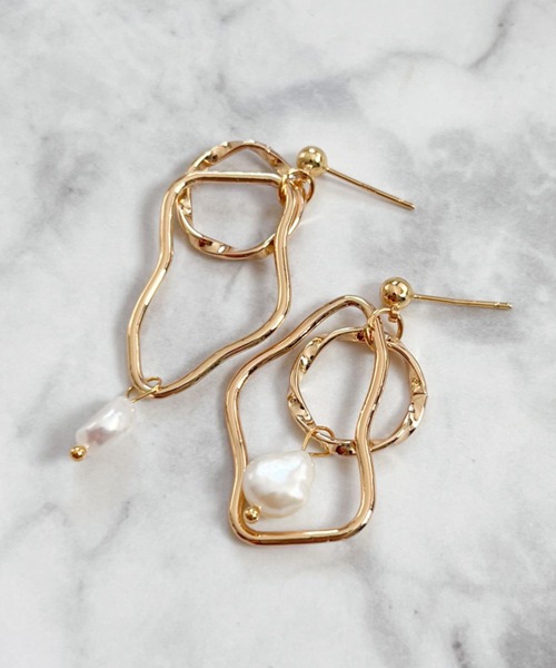 yu-ka(ユーカ)の「YU-KA:ニュアンスデザインパールピアス nuance design Pearl pierce(ピアス(両耳用)・レディース・ゴールド・FREE)」の1枚目の写真