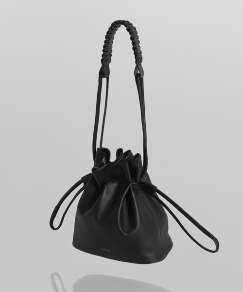 YArKA（ヤーカ）の「【YArKA/ヤーカ】real leather flat braided handle drawstring shoulder bag [bdbd6] / フラット編ハンドル巾着バッグ（ショルダーバッグ・レディース・ブラック・FREE）」の3枚目の写真
