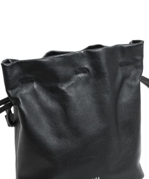YArKA（ヤーカ）の「【YArKA/ヤーカ】real leather flat braided handle drawstring shoulder bag [bdbd6] / フラット編ハンドル巾着バッグ（ショルダーバッグ・レディース・ブラック・FREE）」の11枚目の写真