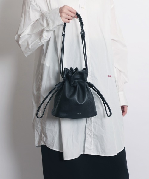 YArKA（ヤーカ）の「【YArKA/ヤーカ】real leather flat braided handle drawstring shoulder bag [bdbd6] / フラット編ハンドル巾着バッグ（ショルダーバッグ・レディース・ブラック・FREE）」の16枚目の写真