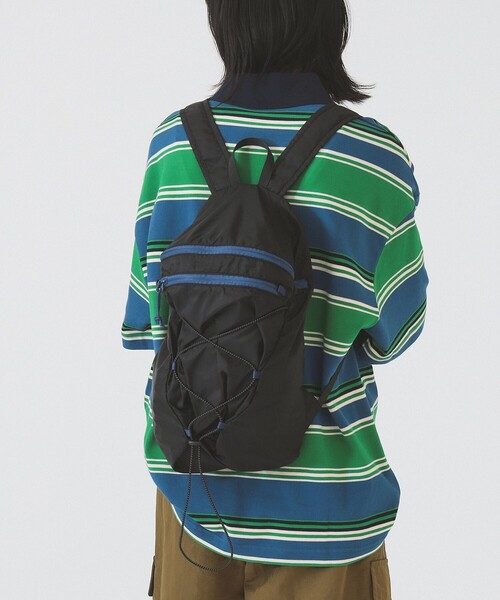 Ray BEAMS(レイビームス)の「パッカブル バックパック 26SS リュック トレンド アウトドア 小さめ 通勤 通学 コンパクト収納 軽量(バックパック/リュック・レディース・レッド/ブラック・ONE SIZE)」の2枚目の写真