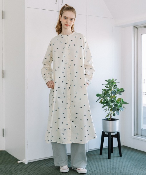 POU DOU DOU（プードゥドゥ）の「クローバープリントシャツワンピース（ワンピース・レディース・ネイビー/キナリ・3）」の3枚目の写真