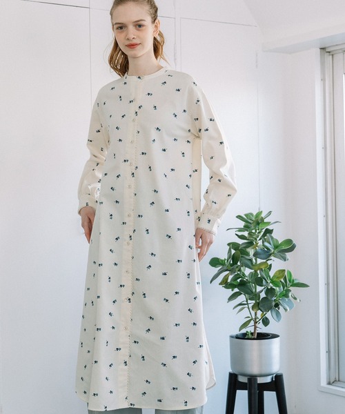 POU DOU DOU（プードゥドゥ）の「クローバープリントシャツワンピース（ワンピース・レディース・ネイビー/キナリ・3）」の6枚目の写真