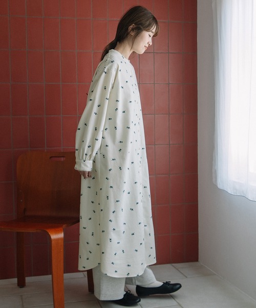 POU DOU DOU（プードゥドゥ）の「クローバープリントシャツワンピース（ワンピース・レディース・ネイビー/キナリ・3）」の9枚目の写真