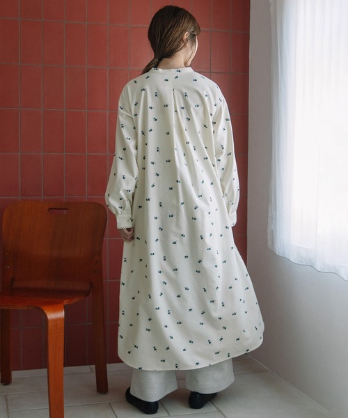 POU DOU DOU（プードゥドゥ）の「クローバープリントシャツワンピース（ワンピース・レディース・ネイビー/キナリ・3）」の10枚目の写真