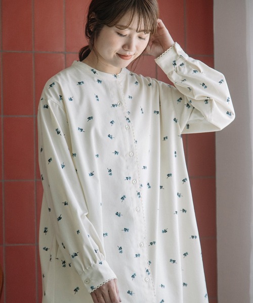 POU DOU DOU（プードゥドゥ）の「クローバープリントシャツワンピース（ワンピース・レディース・ネイビー/キナリ・3）」の12枚目の写真