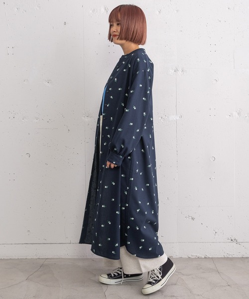 POU DOU DOU（プードゥドゥ）の「クローバープリントシャツワンピース（ワンピース・レディース・ネイビー/キナリ・3）」の17枚目の写真