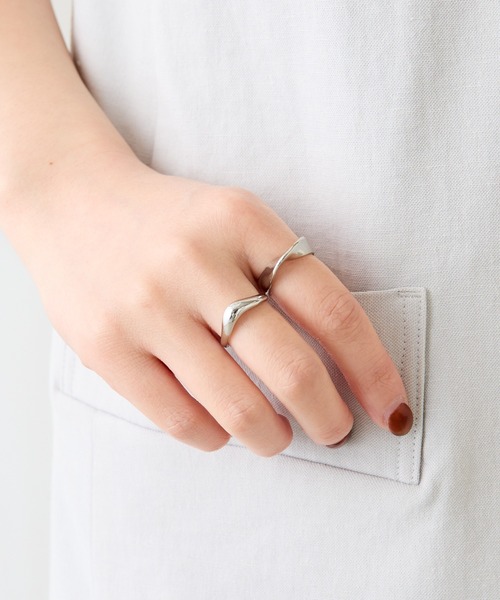 PAPILLONNER（パピヨネ）の「PAPILLONNER/ツイストリング/2点セットアイテム（リング・レディース・ゴールド/シルバー・FREE）」の3枚目の写真