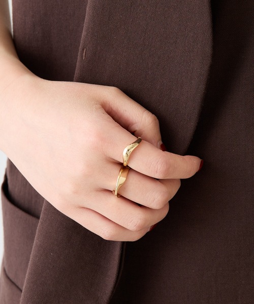 PAPILLONNER（パピヨネ）の「PAPILLONNER/ツイストリング/2点セットアイテム（リング・レディース・ゴールド/シルバー・FREE）」の4枚目の写真