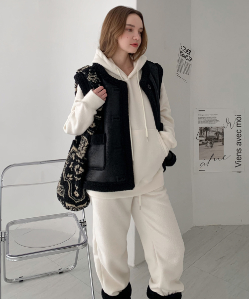 VASCARA（バスカラ）の「[SET] [Napping] Raglan Hoodie+Pants Set Up (3colors)（パーカー・レディース・アイボリー/ブラック/ブラウン・FREE）」の4枚目の写真
