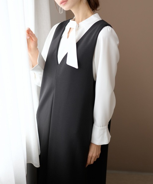 DAYRA(デイラ)の「Vネック バックスリット ノースリーブ ロング ワンピース(ワンピース・レディース・ブラック/ネイビー/グレー/ブルーグレー・S/FREE)」の15枚目の写真