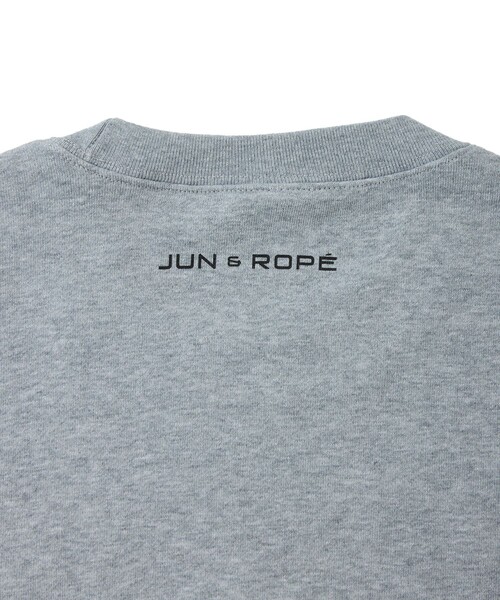 JONES(ジョーンズ)の「【JONESコラボ】フロントロゴ長袖プルオーバー(スウェット・メンズ・グレー/ベージュ・XL/L/M/S)」の4枚目の写真