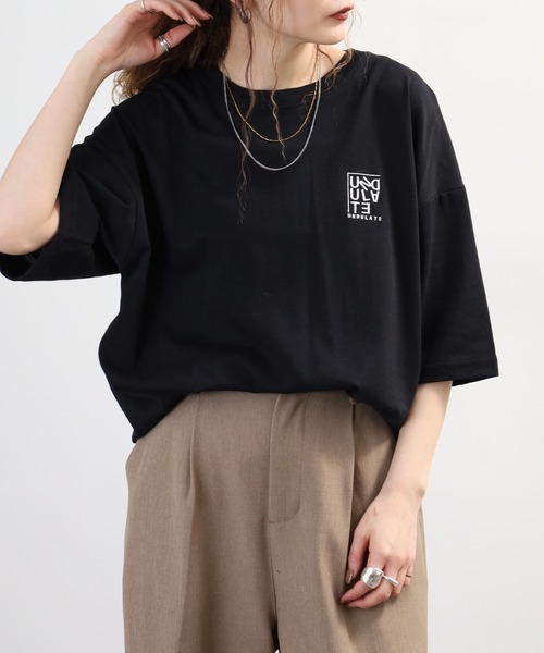 FUNALIVE(ファンアライブ)の「ワイド半袖Tシャツ ワンポイント刺繍(Tシャツ/カットソー・メンズ・ホワイト系2/ブラック系2/ダークグリーン/ブラック/杢グレー/ブラック系4/スミクロ/ブラック系3/ホワイト/ブラウン系/ホワイト系3/ライトブラック・LL/L/M)」の5枚目の写真