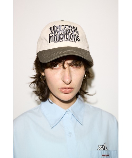 SLY（スライ）の「ESQWE LOGO CAPTHROW エスクェロゴキャップ（キャップ・レディース・ライトブラック/ベージュ系その他・FREE）」の13枚目の写真