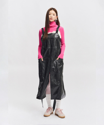 ARWW（エーアールダブリューダブリュー）の「ブラックビーガンレザーフィードロックエプロンワンピース（エプロン）」