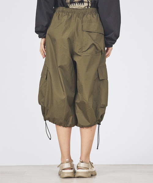 ABAHOUSE（アバハウス）の「【TAION / タイオン】 DOWN MILITALY KNEE LENGTH CARGO SHORTS ／ノンダウン ミリタリー カーゴショーツ ／ユニセックス 【WEB限定】（その他パンツ・メンズ・カーキ・M/L）」の14枚目の写真