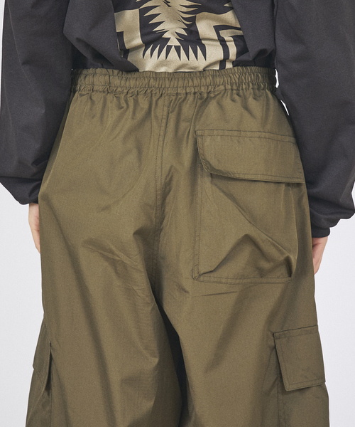 ABAHOUSE（アバハウス）の「【TAION / タイオン】 DOWN MILITALY KNEE LENGTH CARGO SHORTS ／ノンダウン ミリタリー カーゴショーツ ／ユニセックス 【WEB限定】（その他パンツ・メンズ・カーキ・M/L）」の13枚目の写真