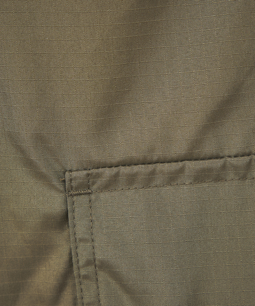 ABAHOUSE（アバハウス）の「【TAION / タイオン】 DOWN MILITALY KNEE LENGTH CARGO SHORTS ／ノンダウン ミリタリー カーゴショーツ ／ユニセックス 【WEB限定】（その他パンツ・メンズ・カーキ・M/L）」の9枚目の写真
