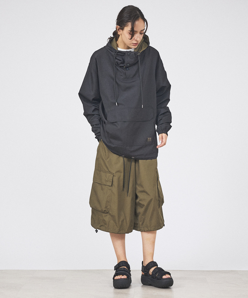 ABAHOUSE（アバハウス）の「【TAION / タイオン】 DOWN MILITALY KNEE LENGTH CARGO SHORTS ／ノンダウン ミリタリー カーゴショーツ ／ユニセックス 【WEB限定】（その他パンツ・メンズ・カーキ・M/L）」の4枚目の写真