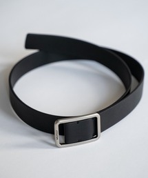 WILLFULLY（ウィルフリー）の「rectangle buckle holeless leather belt（ベルト）」