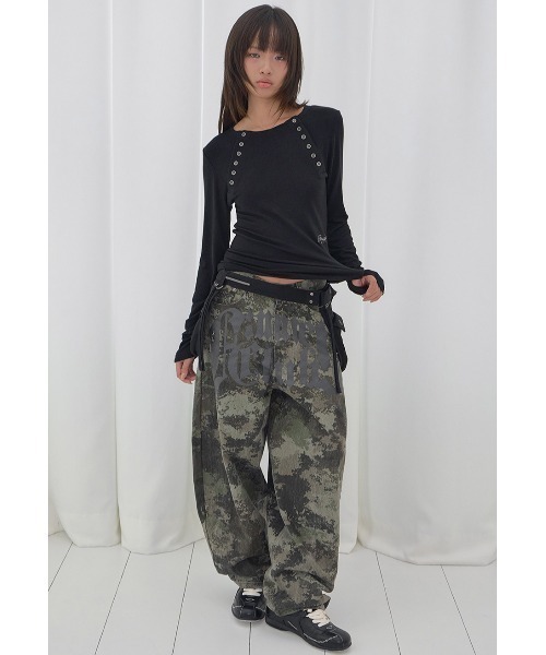 FANCY CLUB(ファンシークラブ)の「A'GEM/9 × .kom 『FANCY CLUB/ファンシークラブ』MOVE BUTTON LONG SLEEVE/ムーブボタン長袖カットソー(Tシャツ/カットソー・レディース・ライトブルー/グレー/ブラック・FREE)」の6枚目の写真