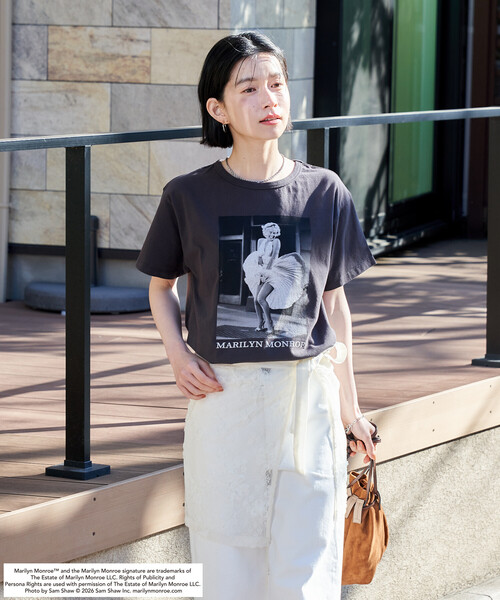 FREAK'S STORE(フリークスストア)の「マリリン・モンロー THE ICONIC SHOT プリントTシャツ(Tシャツ/カットソー・レディース・チャコールグレー/オフホワイト/サックスブルー・フリ-)」の5枚目の写真