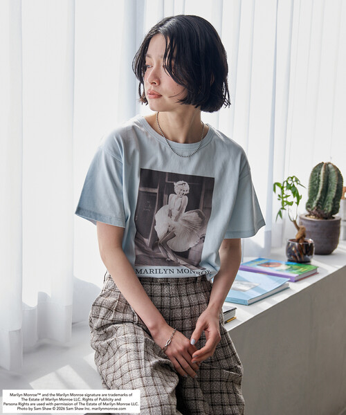 FREAK'S STORE(フリークスストア)の「マリリン・モンロー THE ICONIC SHOT プリントTシャツ(Tシャツ/カットソー・レディース・チャコールグレー/オフホワイト/サックスブルー・フリ-)」の15枚目の写真