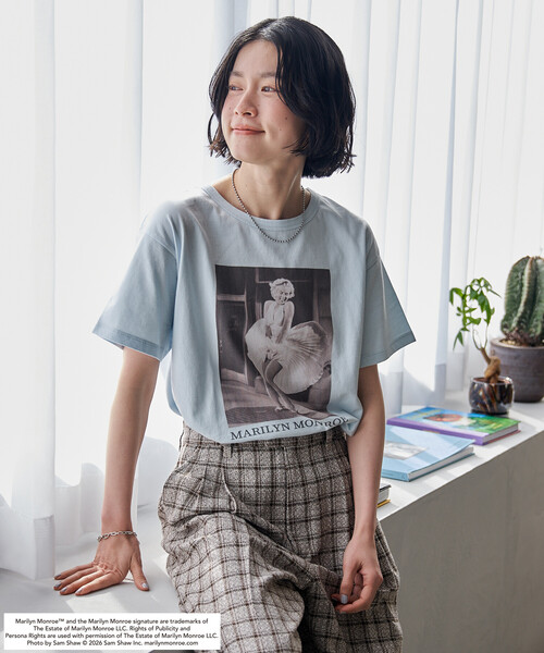 FREAK'S STORE(フリークスストア)の「マリリン・モンロー THE ICONIC SHOT プリントTシャツ(Tシャツ/カットソー・レディース・チャコールグレー/オフホワイト/サックスブルー・フリ-)」の17枚目の写真