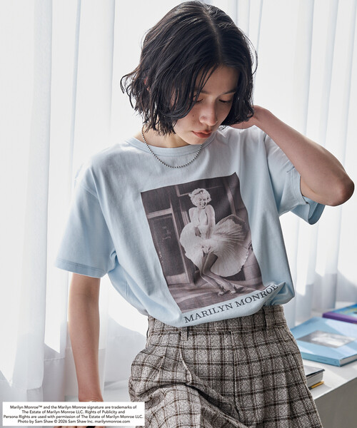 FREAK'S STORE(フリークスストア)の「マリリン・モンロー THE ICONIC SHOT プリントTシャツ(Tシャツ/カットソー・レディース・チャコールグレー/オフホワイト/サックスブルー・フリ-)」の18枚目の写真