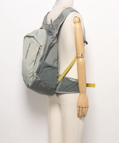 SALOMON(サロモン)の「SALOMON/サロモン バックパック TRAILBLAZER 20 トレイルブレイザー20L LC2182600/LC2462800(バックパック/リュック・メンズ・ブラック/グレー・FREE)」の9枚目の写真