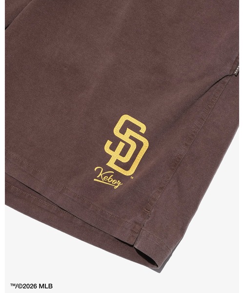 KEBOZ（ケボズ）の「【本日限定受注】KEBOZ × MLB SAN DIEGO PADRES LOGO WASHED TENJIKU SHORTS（その他パンツ・メンズ・ブラウン・2XL/XL/L/M/S）」の4枚目の写真
