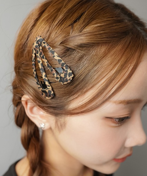 SPINNS（スピンズ）の「ヒョウ柄パッチンピン/2個セット（ヘアピン・レディース・ベージュ・ONESIZE）」の2枚目の写真