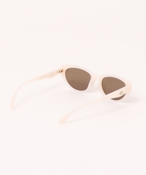 COACH（コーチ）の「【COACH/コーチ】スクエア サングラス HC8456D 579073 55 ホワイト（サングラス・レディース・ホワイト・FREE）」の3枚目の写真