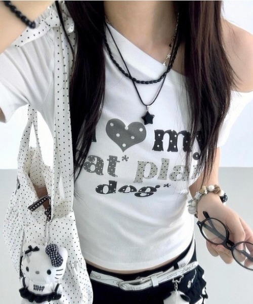 SHEENA(シーナ)の「ドットロゴプリントワンショルコンパクトTシャツ(Tシャツ/カットソー・レディース・ホワイト・M)」の1枚目の写真