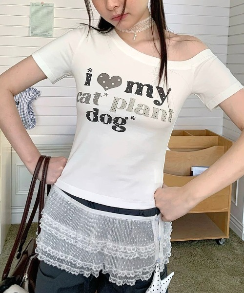 SHEENA(シーナ)の「ドットロゴプリントワンショルコンパクトTシャツ(Tシャツ/カットソー・レディース・ホワイト・M)」の2枚目の写真