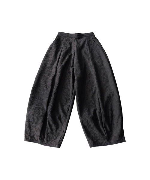 antiqua(アンティカ)の「楊柳 タック カーブパンツ(その他パンツ・レディース・ホワイト/ブラック・MEDIUM/C)」の8枚目の写真