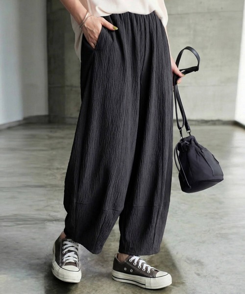 antiqua(アンティカ)の「楊柳 タック カーブパンツ(その他パンツ・レディース・ホワイト/ブラック・MEDIUM/C)」の5枚目の写真