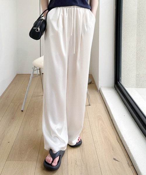 Ada.(エイダ)の「ワイドストレート サテンパンツ(その他パンツ・レディース・ブラック/ベージュ/ホワイト・L/M)」の1枚目の写真