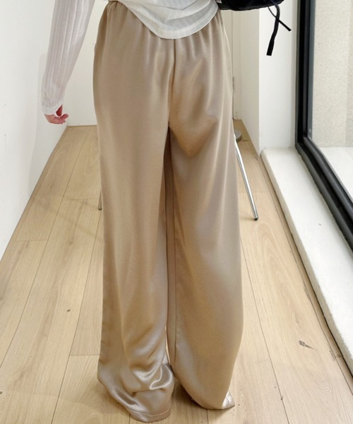 Ada.(エイダ)の「ワイドストレート サテンパンツ(その他パンツ・レディース・ブラック/ベージュ/ホワイト・L/M)」の15枚目の写真