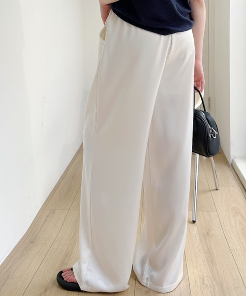 Ada.(エイダ)の「ワイドストレート サテンパンツ(その他パンツ・レディース・ブラック/ベージュ/ホワイト・L/M)」の11枚目の写真