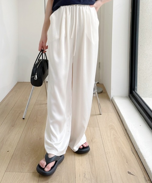 Ada.(エイダ)の「ワイドストレート サテンパンツ(その他パンツ・レディース・ブラック/ベージュ/ホワイト・L/M)」の7枚目の写真