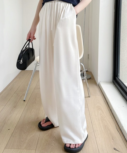 Ada.(エイダ)の「ワイドストレート サテンパンツ(その他パンツ・レディース・ブラック/ベージュ/ホワイト・L/M)」の8枚目の写真