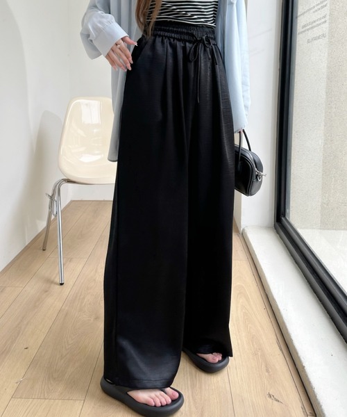 Ada.(エイダ)の「ワイドストレート サテンパンツ(その他パンツ・レディース・ブラック/ベージュ/ホワイト・L/M)」の6枚目の写真