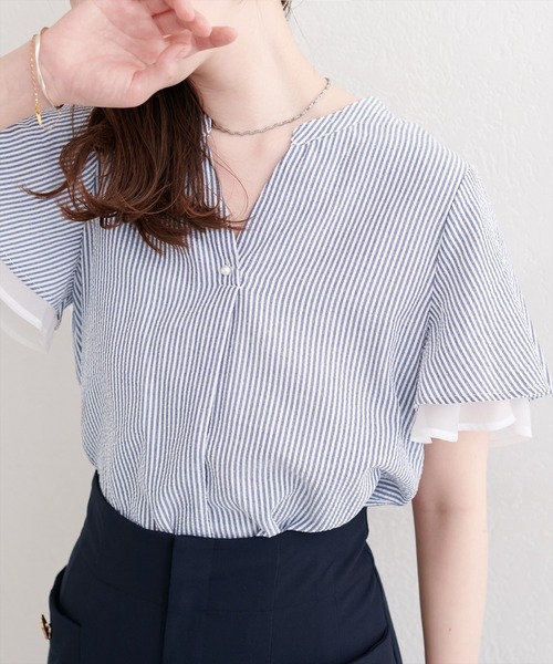 natural couture(ナチュラルクチュール)の「袖口シアーパール釦スキッパーブラウス(シャツ/ブラウス・レディース・その他1/ミント/ラベンダー/ライトグレー/その他2/アイボリー・FREE)」の5枚目の写真
