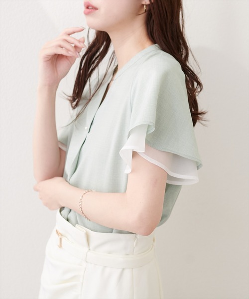 natural couture(ナチュラルクチュール)の「袖口シアーパール釦スキッパーブラウス(シャツ/ブラウス・レディース・その他1/ミント/ラベンダー/ライトグレー/その他2/アイボリー・FREE)」の3枚目の写真