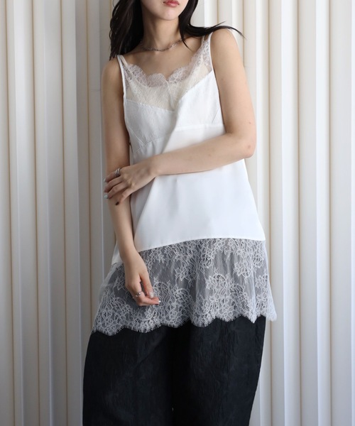 YENNA(イェンナ)の「レースレイヤードサテンキャミチュニック/スリップドレス(キャミソール・レディース・ブラック/アイボリー・FREE)」の6枚目の写真